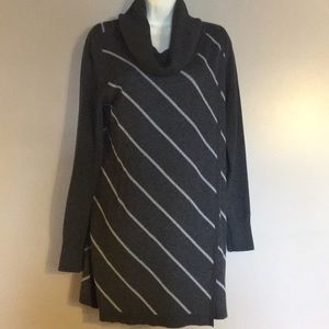 White House Black Market Tunic Wrap Sweater Size M